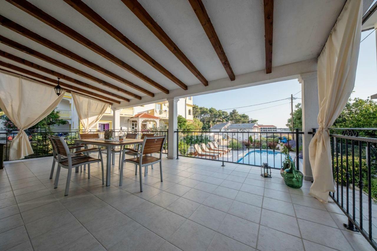 Villa Bella Banjol Exteriör bild